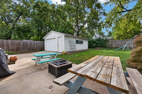 Tiny photo for 614 W Oakland Avenue, Bloomington, IL 61701 (MLS # 12753256)