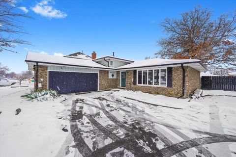 Photo of 8939 Melvina Avenue, Oak Lawn, IL 60453 (MLS # 12528568)