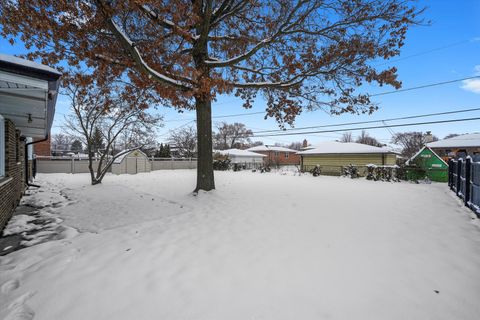 Tiny photo for 8939 Melvina Avenue, Oak Lawn, IL 60453 (MLS # 12528568)