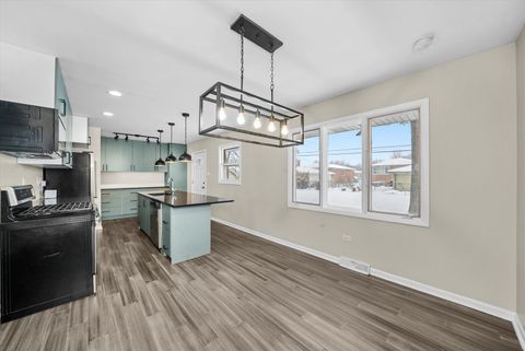 Tiny photo for 8939 Melvina Avenue, Oak Lawn, IL 60453 (MLS # 12528568)