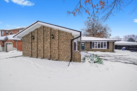 Tiny photo for 8939 Melvina Avenue, Oak Lawn, IL 60453 (MLS # 12528568)