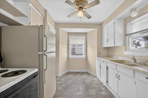 Tiny photo for 911 21st Street, Rockford, IL 61108 (MLS # 12691968)