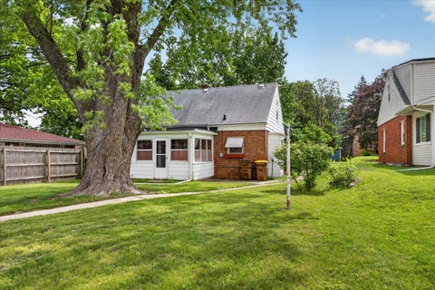 Tiny photo for 911 21st Street, Rockford, IL 61108 (MLS # 12691968)