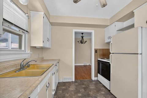 Tiny photo for 911 21st Street, Rockford, IL 61108 (MLS # 12691968)