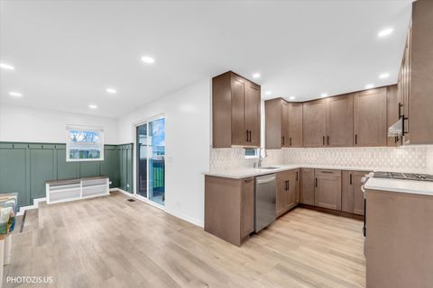 Tiny photo for 152 Pearl Street, Cary, IL 60013 (MLS # 12611726)