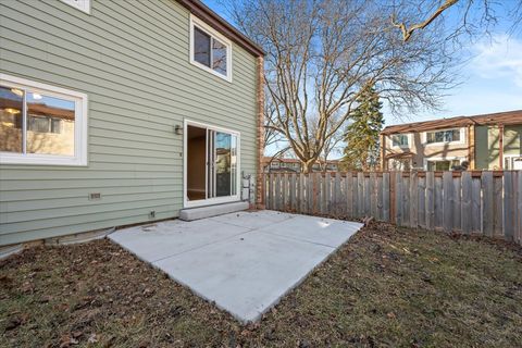 Tiny photo for 709 Lakeside Circle Drive, Wheeling, IL 60090 (MLS # 12572834)