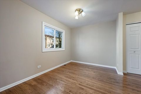 Tiny photo for 709 Lakeside Circle Drive, Wheeling, IL 60090 (MLS # 12572834)