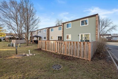 Tiny photo for 709 Lakeside Circle Drive, Wheeling, IL 60090 (MLS # 12572834)