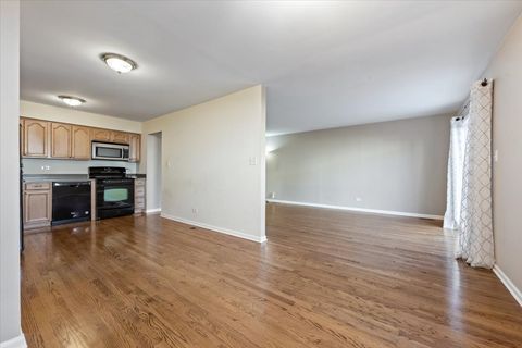 Tiny photo for 709 Lakeside Circle Drive, Wheeling, IL 60090 (MLS # 12572834)