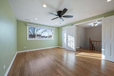 Tiny photo for 709 Lakeside Circle Drive, Wheeling, IL 60090 (MLS # 12572834)