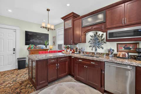 Tiny photo for 511 Kirkwood Boulevard, Davenport, IA 52803 (MLS # 12712004)