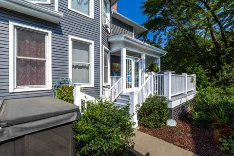 Tiny photo for 511 Kirkwood Boulevard, Davenport, IA 52803 (MLS # 12712004)