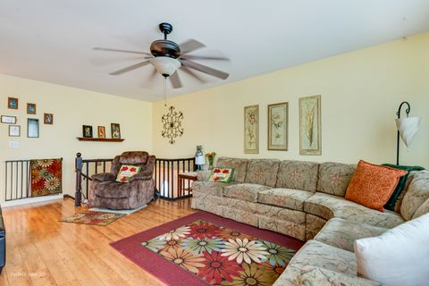 Tiny photo for 565 Emerson Circle, Bolingbrook, IL 60440 (MLS # 12523203)