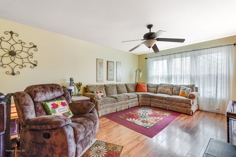 Tiny photo for 565 Emerson Circle, Bolingbrook, IL 60440 (MLS # 12523203)