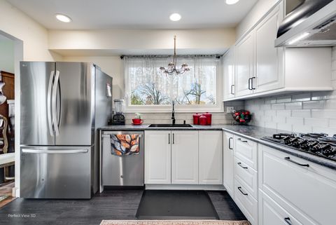 Tiny photo for 565 Emerson Circle, Bolingbrook, IL 60440 (MLS # 12523203)