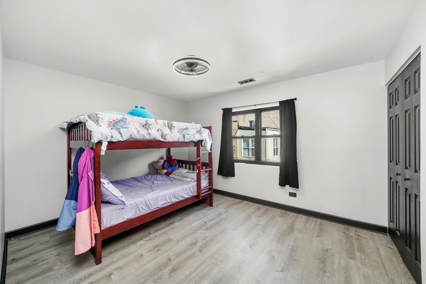 2615 W FOSTER Avenue 201