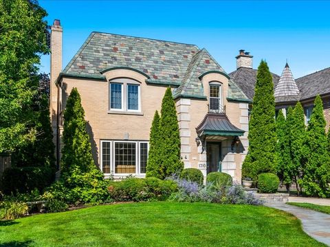 Photo of 1310 Lathrop Avenue, River Forest, IL 60305 (MLS # 12455948) Photo of 1310 Lathrop Avenue, River Forest, IL 60305 (MLS # 12455948)