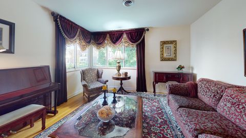 Tiny photo for 315 E Union Avenue, Wheaton, IL 60187 (MLS # 12656572)
