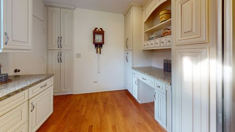 Tiny photo for 315 E Union Avenue, Wheaton, IL 60187 (MLS # 12656572)