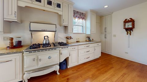 Tiny photo for 315 E Union Avenue, Wheaton, IL 60187 (MLS # 12656572)