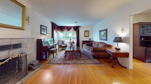 Tiny photo for 315 E Union Avenue, Wheaton, IL 60187 (MLS # 12656572)