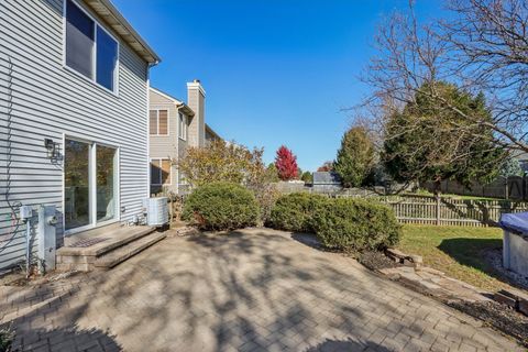 Tiny photo for 2060 Lyndhurst Lane, Aurora, IL 60503 (MLS # 12600041)