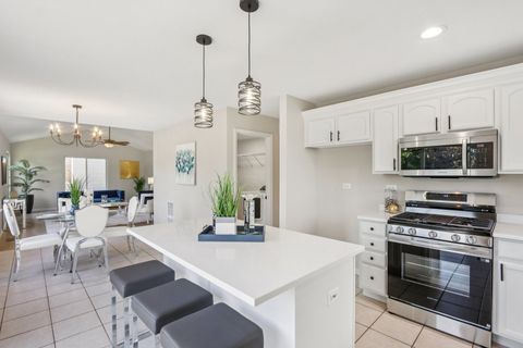 Tiny photo for 2060 Lyndhurst Lane, Aurora, IL 60503 (MLS # 12600041)