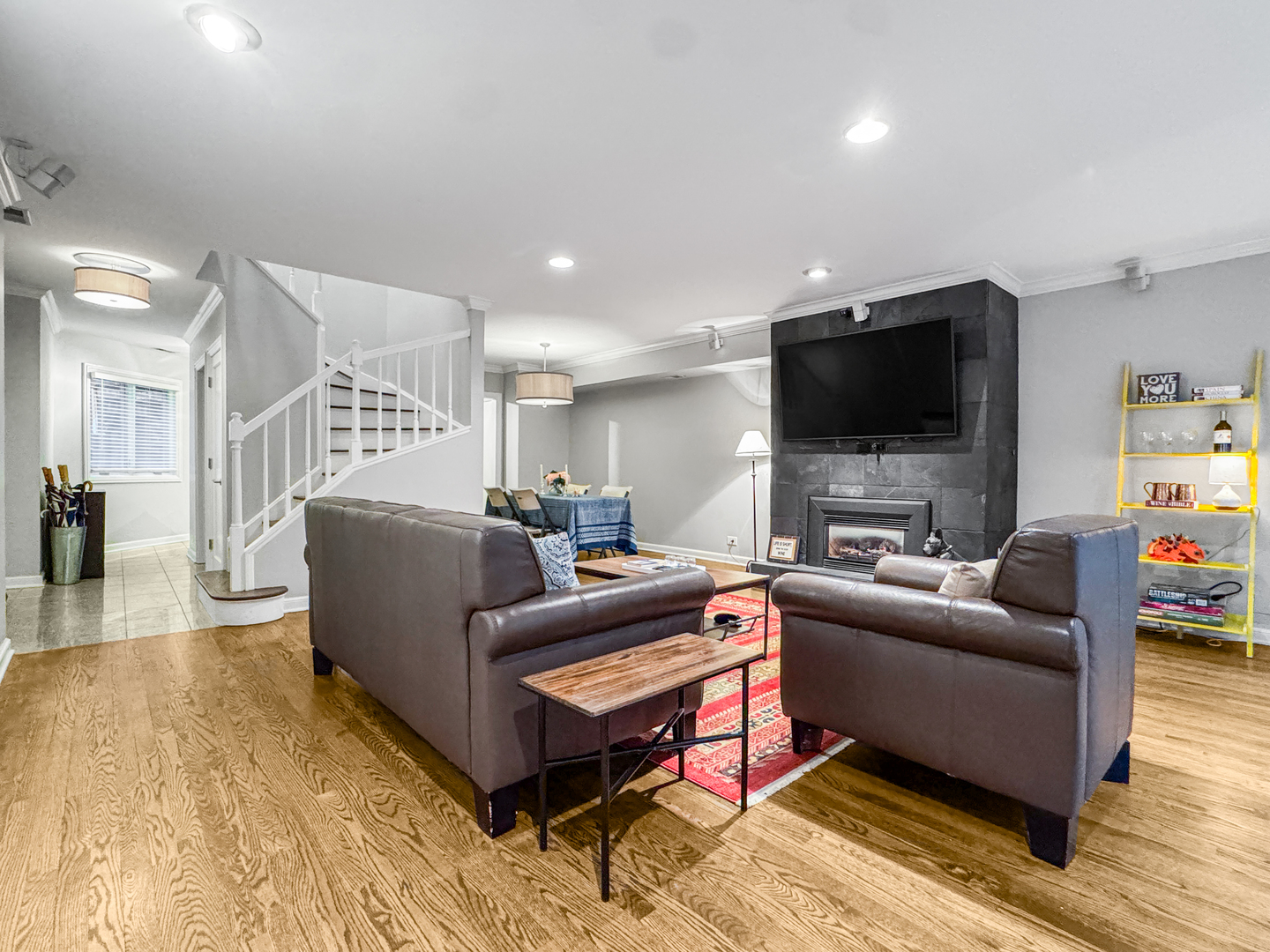 2736 N Hampden Court 105