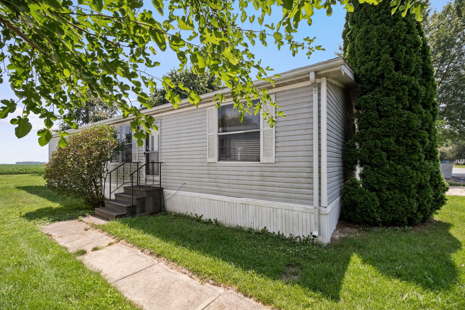 25 Cedar Lane