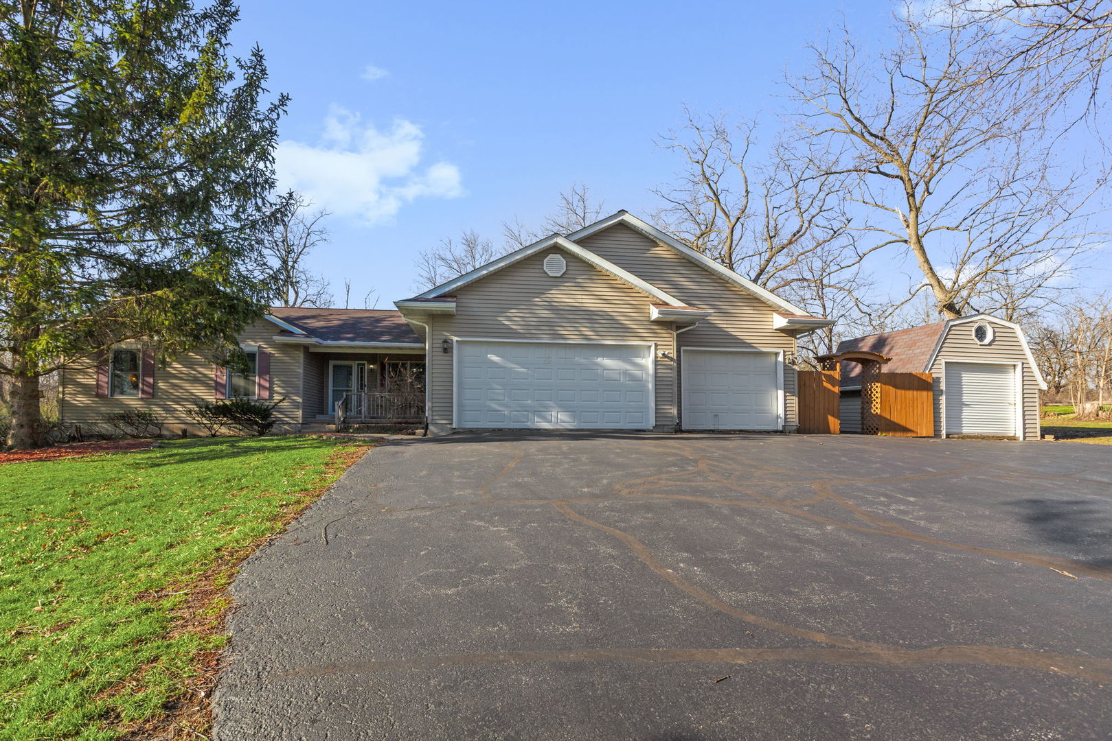 211 1/2 E Forest Street