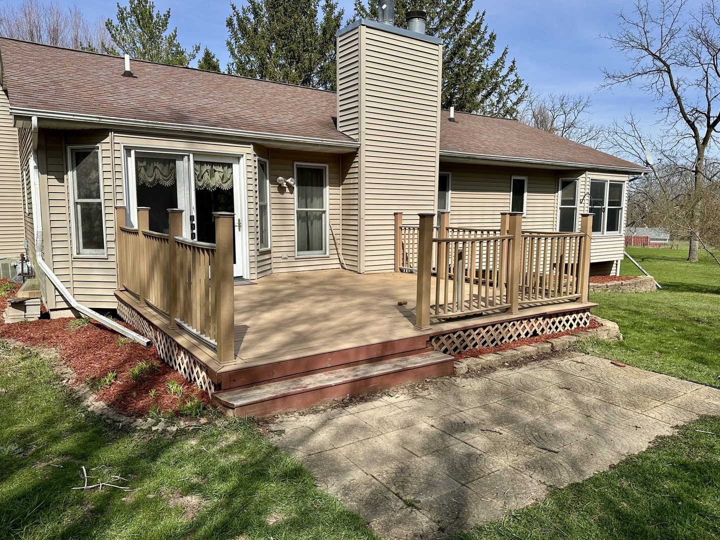 211 1/2 E Forest Street