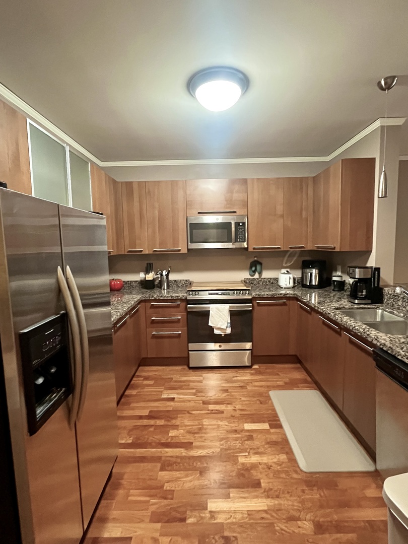 420 E WATERSIDE Drive 305