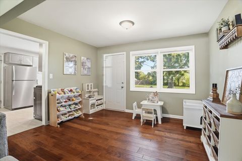 Tiny photo for 2512 Highland Drive, Lindenhurst, IL 60046 (MLS # 12675504)