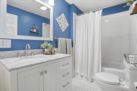 Tiny photo for 2512 Highland Drive, Lindenhurst, IL 60046 (MLS # 12675504)