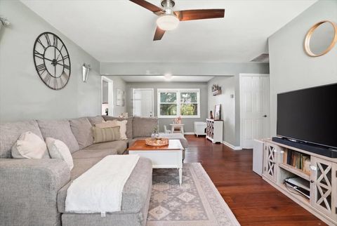Tiny photo for 2512 Highland Drive, Lindenhurst, IL 60046 (MLS # 12675504)