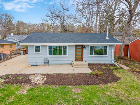 912 Laguna Drive McHenry IL 60051