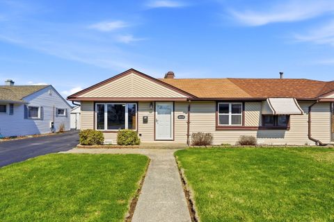 Photo of 4638 W 89th Place, Hometown, IL 60456 (MLS # 12604266)