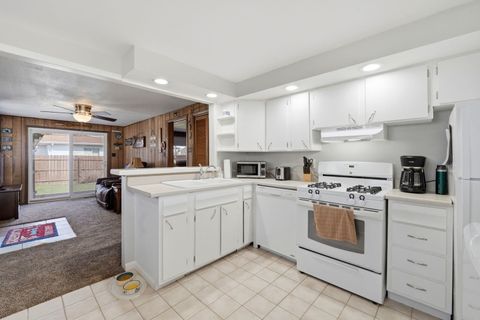 Tiny photo for 4638 W 89th Place, Hometown, IL 60456 (MLS # 12604266)