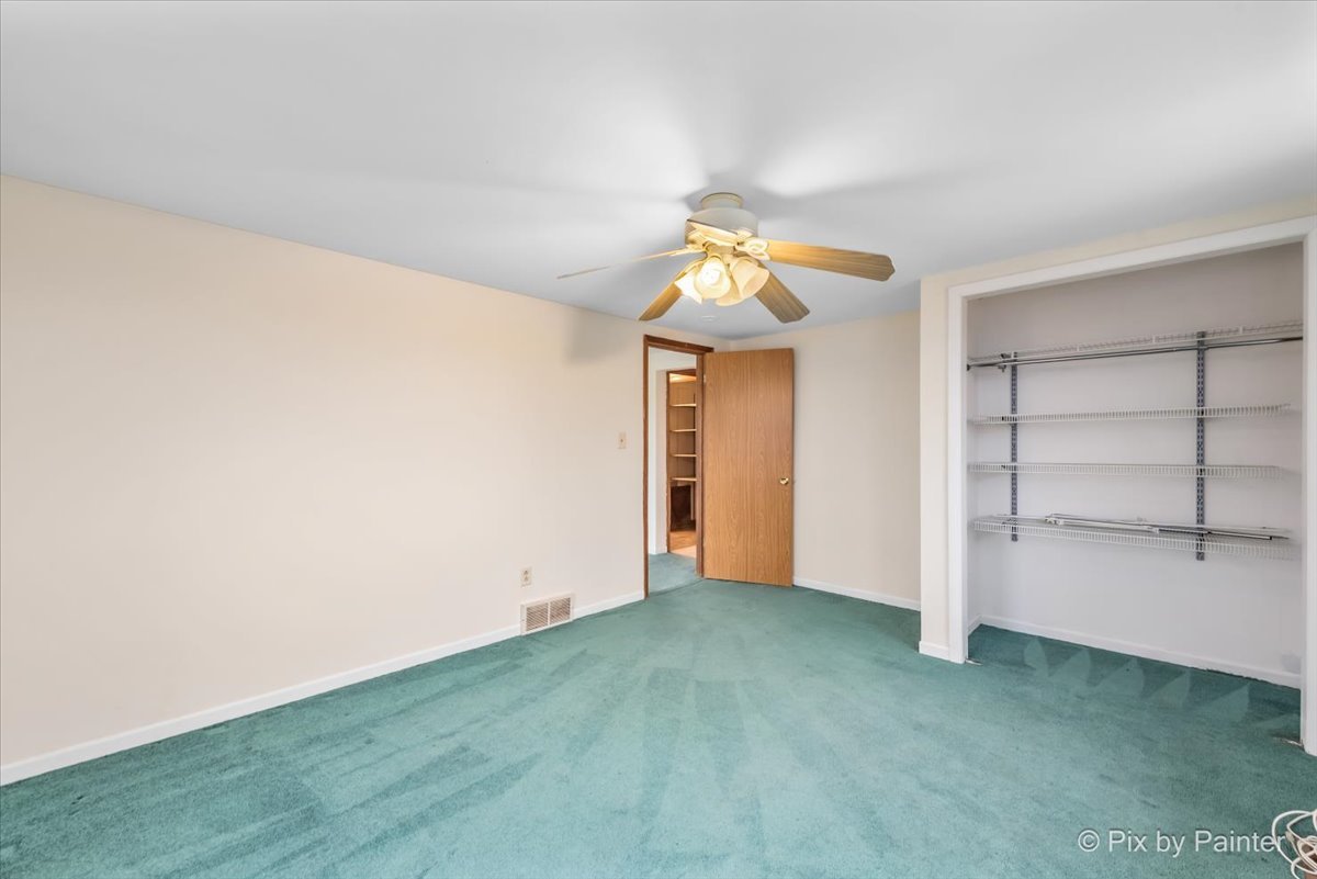 Marengo, Illinois 60152, United States, 4 Bedrooms Bedrooms, ,1 BathroomBathrooms,Residential,Contingent,249902