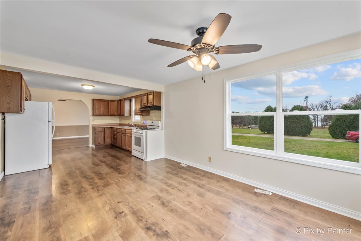 Marengo, Illinois 60152, United States, 4 Bedrooms Bedrooms, ,1 BathroomBathrooms,Residential,Contingent,249902