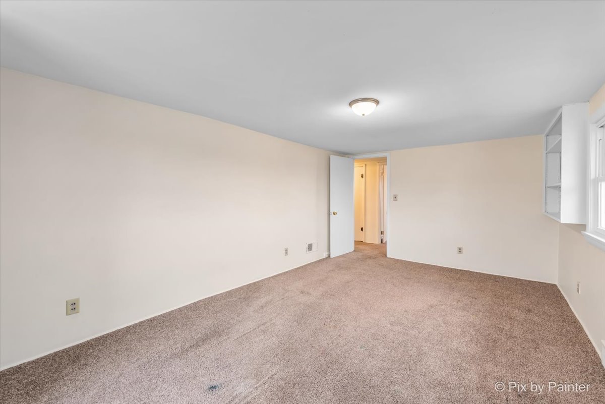 Marengo, Illinois 60152, United States, 4 Bedrooms Bedrooms, ,1 BathroomBathrooms,Residential,Contingent,249902