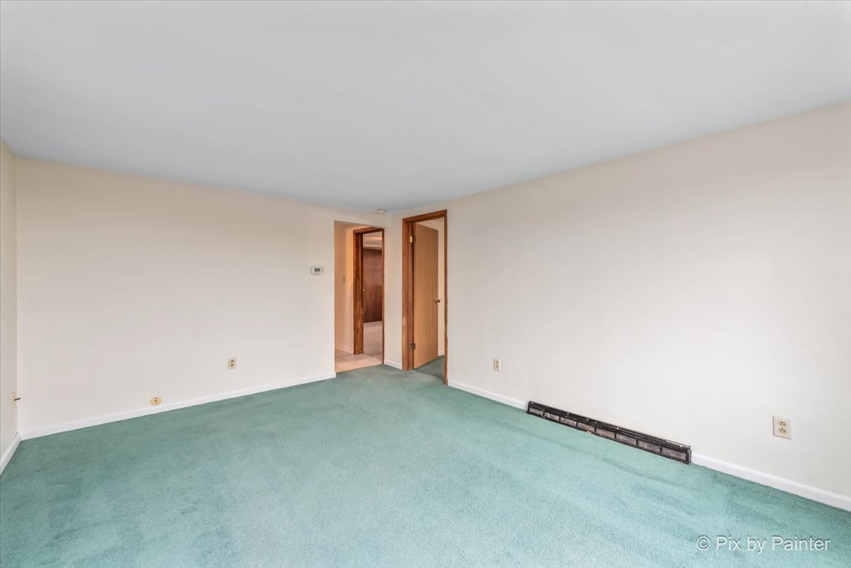 Marengo, Illinois 60152, United States, 4 Bedrooms Bedrooms, ,1 BathroomBathrooms,Residential,Contingent,249902