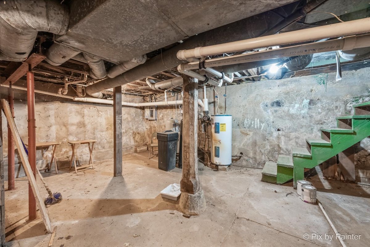 Marengo, Illinois 60152, United States, 4 Bedrooms Bedrooms, ,1 BathroomBathrooms,Residential,Contingent,249902