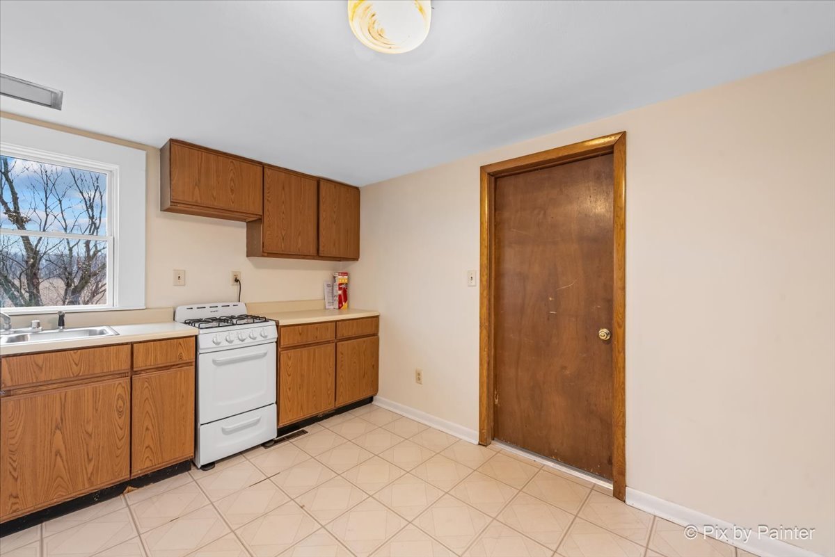 Marengo, Illinois 60152, United States, 4 Bedrooms Bedrooms, ,1 BathroomBathrooms,Residential,Contingent,249902