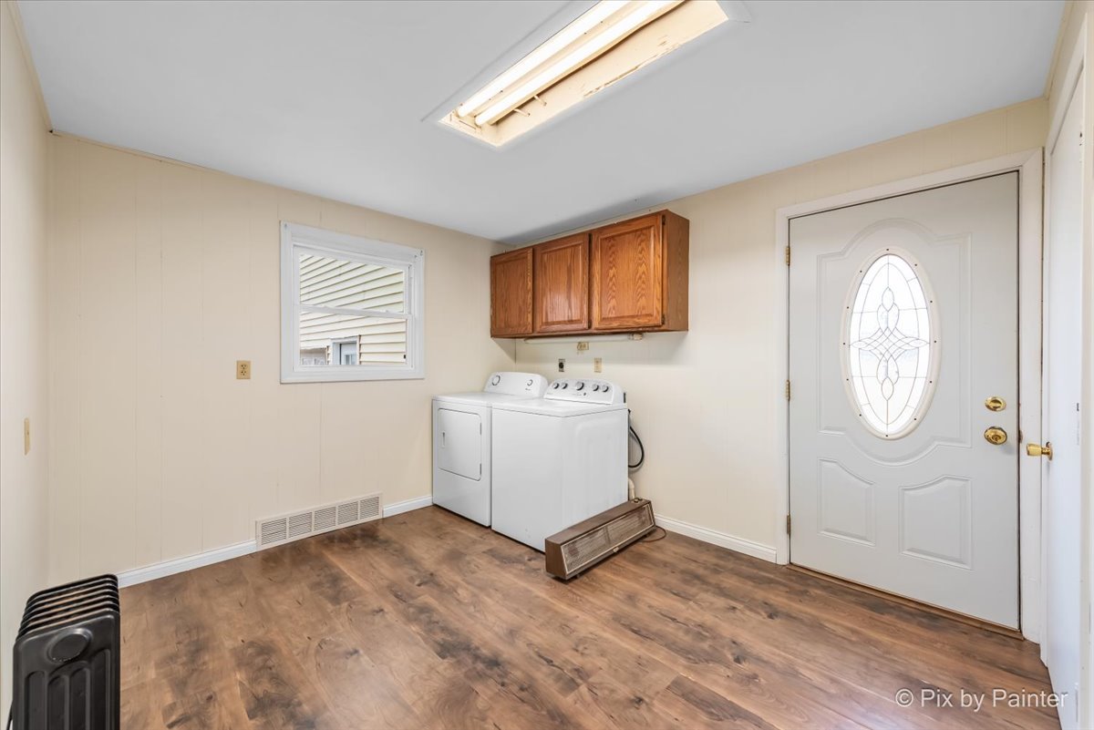 Marengo, Illinois 60152, United States, 4 Bedrooms Bedrooms, ,1 BathroomBathrooms,Residential,Contingent,249902