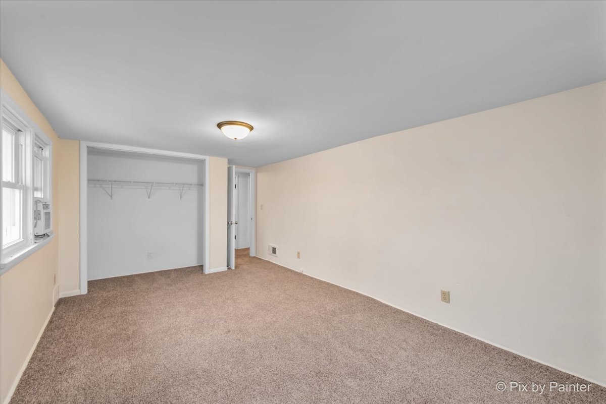 Marengo, Illinois 60152, United States, 4 Bedrooms Bedrooms, ,1 BathroomBathrooms,Residential,Contingent,249902