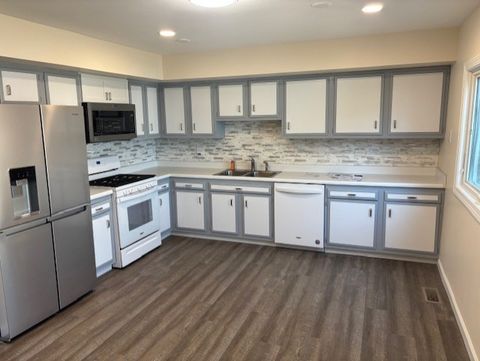 Tiny photo for 211 Applewood Lane, Bloomingdale, IL 60108 (MLS # 12591105)