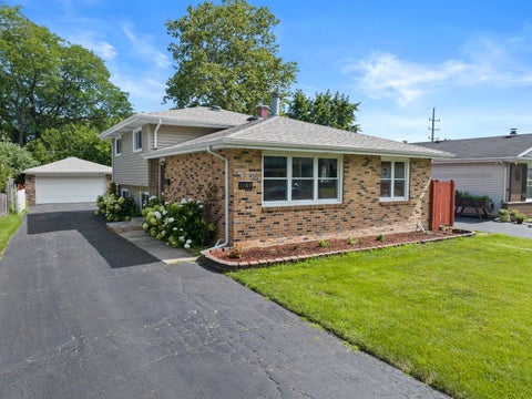 Photo of 1309 Wilson Avenue, Wheaton, IL 60189 (MLS # 12699854)