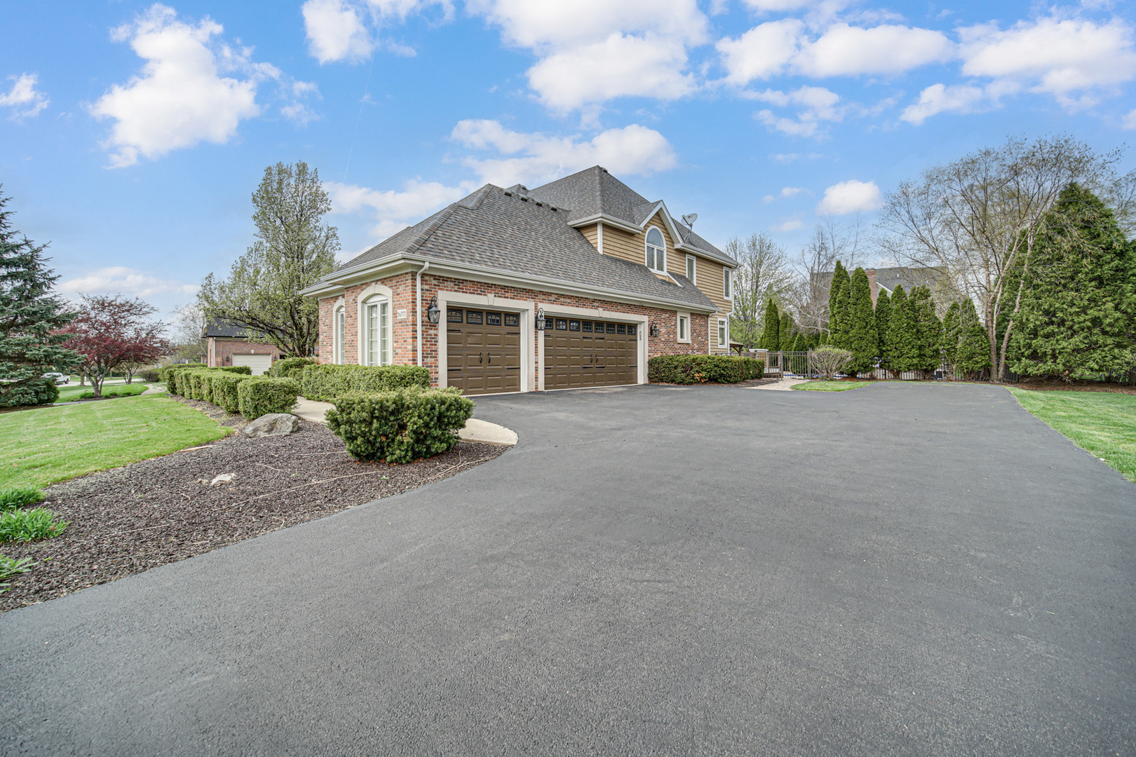 3N777 Walt Whitman Road