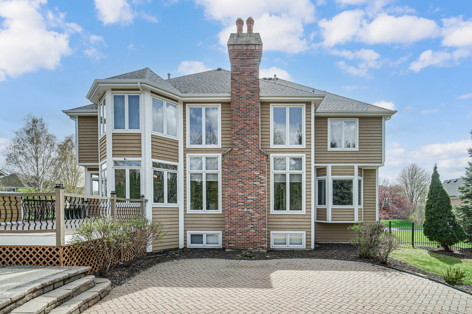 3N777 Walt Whitman Road